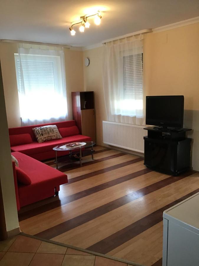 4 Lurko Apartman Uj Apartment Hajduszoboszlo Exterior photo