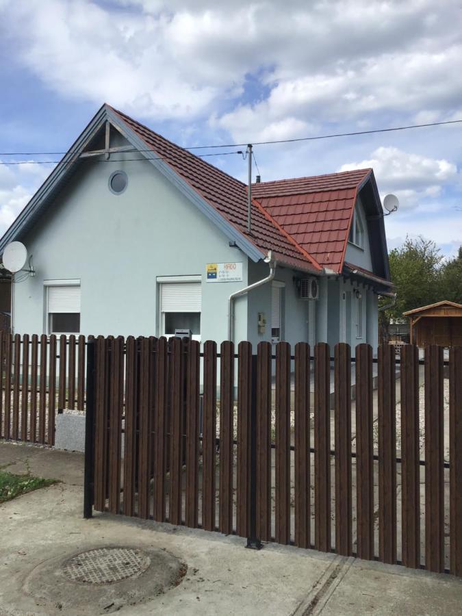 4 Lurko Apartman Uj Apartment Hajduszoboszlo Exterior photo